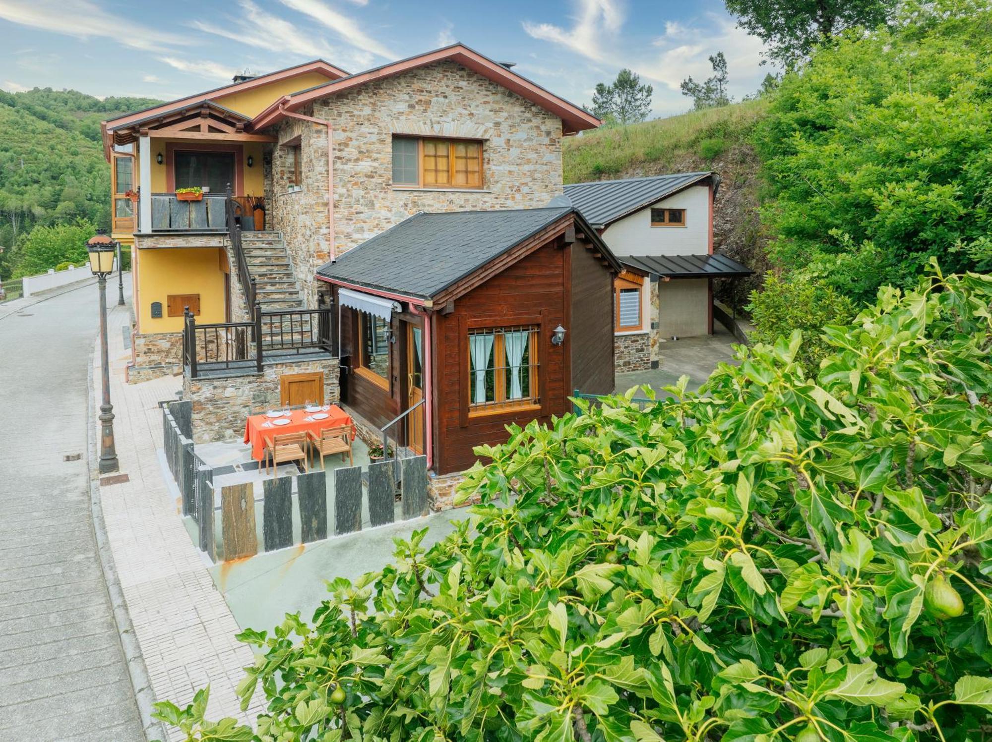 Apartamentos Rurales Tin Turismo Santa Eulalia de Oscos Εξωτερικό φωτογραφία