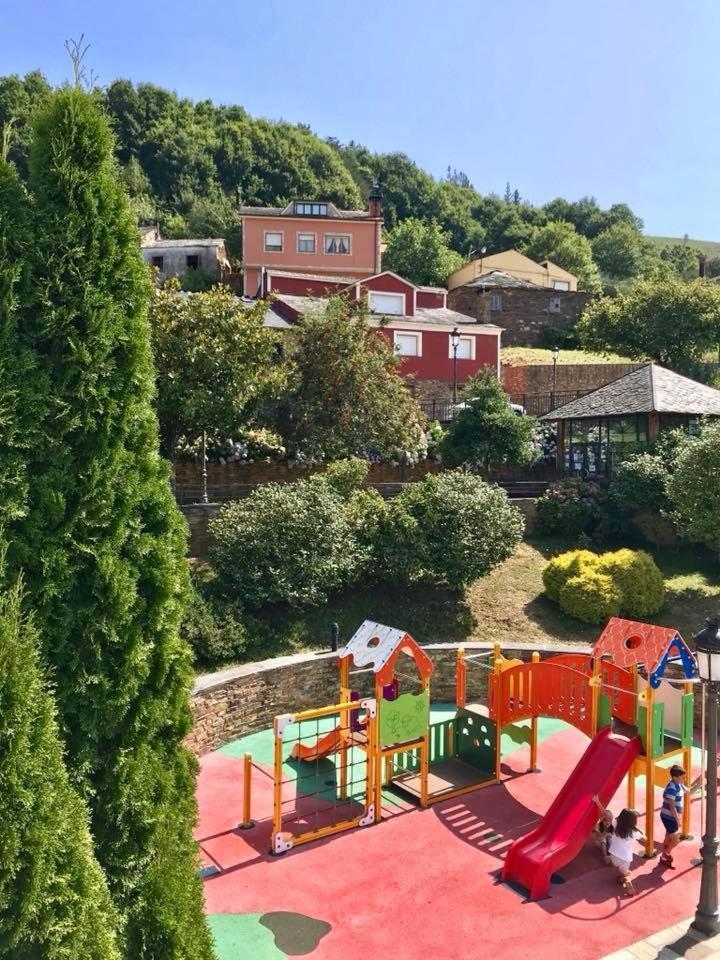 Apartamentos Rurales Tin Turismo Santa Eulalia de Oscos Εξωτερικό φωτογραφία